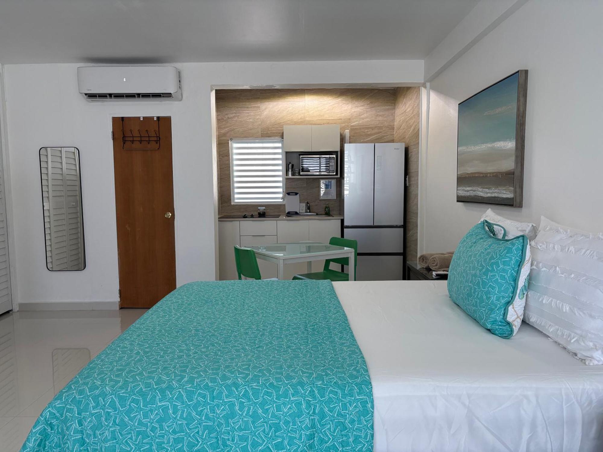 Posada Centric Studio Isla Verde San Juan Exterior photo